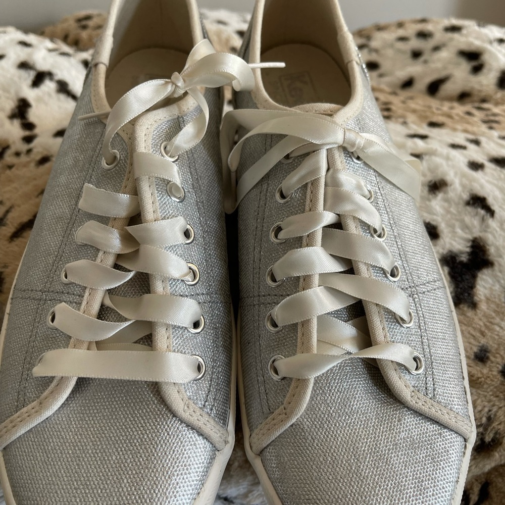 KEDS Sneaker NWOT SZ 9